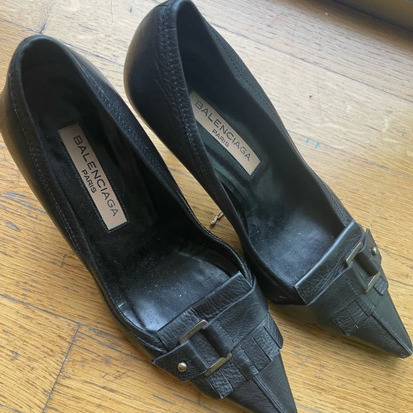 BALENCIAGA Kitten Heel 🍷❤️ - Picture 5 of 8